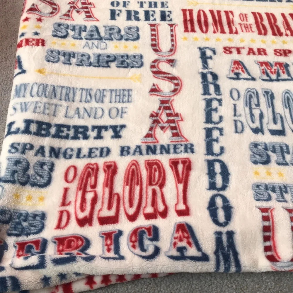 Patriotic Fleece Throw Blanket